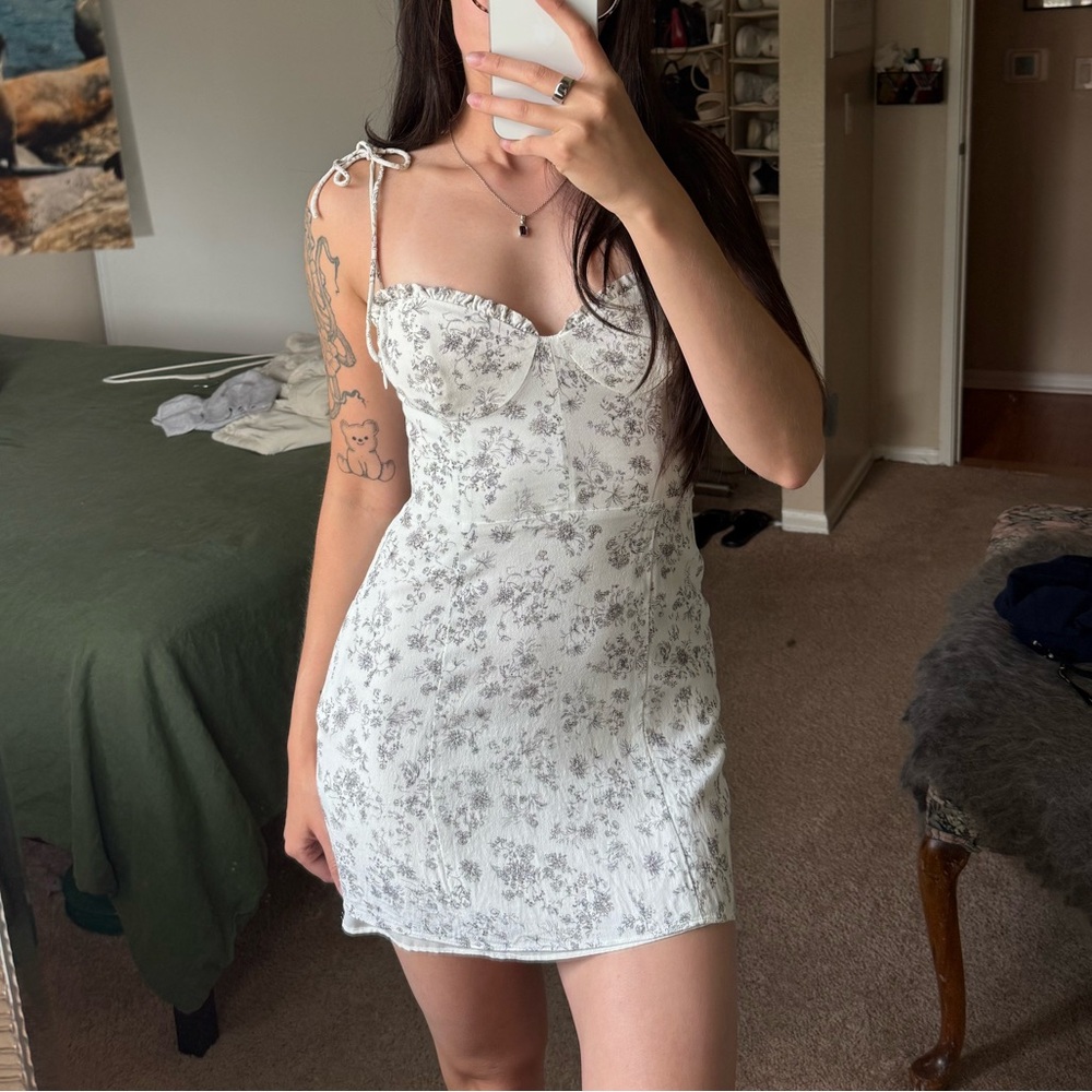 Aritzia Wilfred Fable strappy mini dress espace graphite floral print 6